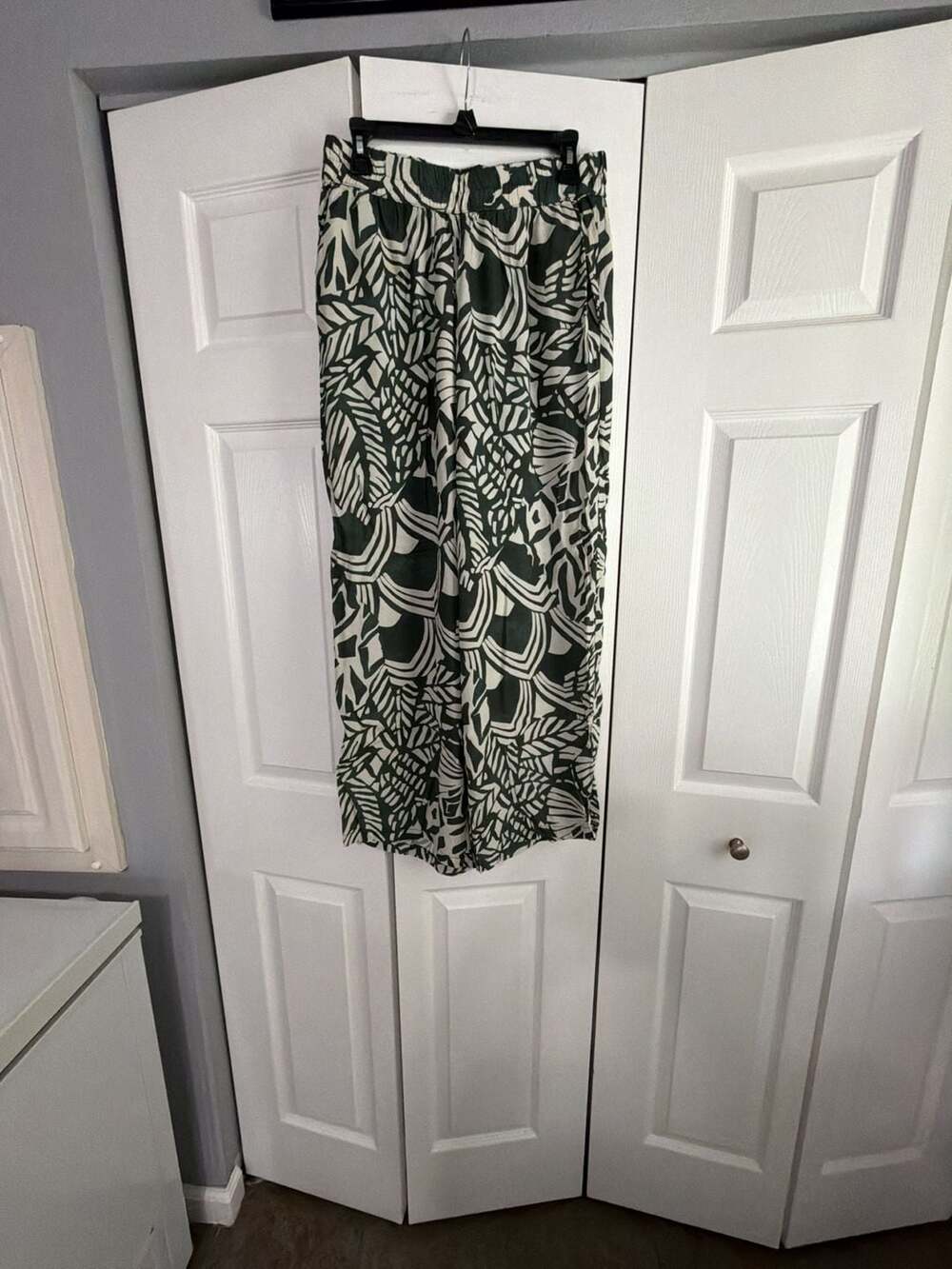 Lascana Women's Leaf Print Wide-Leg Palazzo Pants